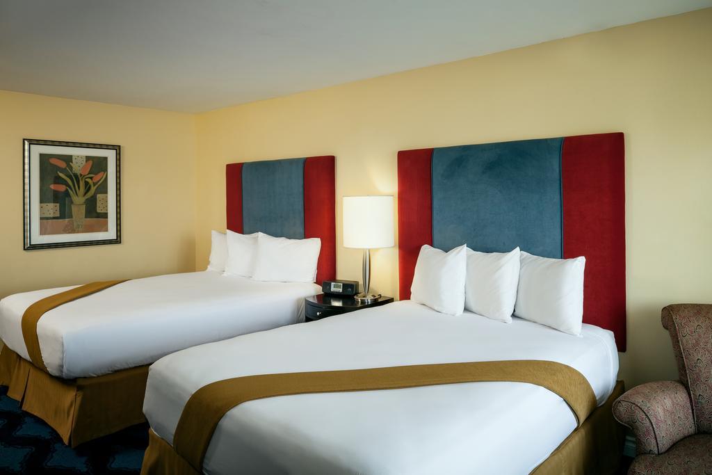 Plaza Inn & Suites At Ashland Creek Exteriör bild