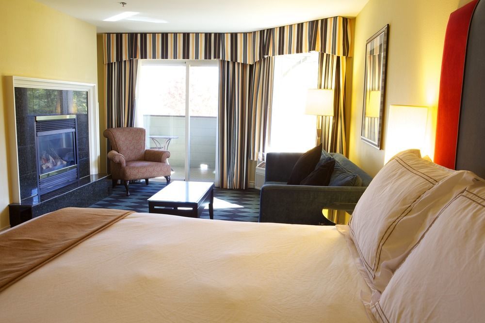 Plaza Inn & Suites At Ashland Creek Exteriör bild